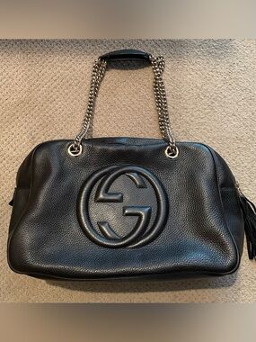 Gucci Black Pebbled Leather Shoulder Bag with Interlocking GG